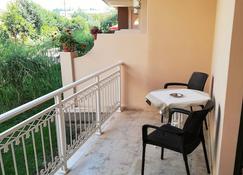 Toulas Apartments - Sidari - Balkon