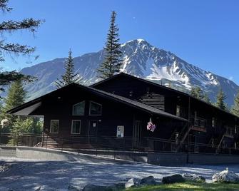 Spruce Lodge - Seward - Building