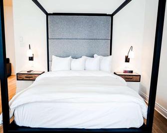 Auberge du Carre St-Louis - Montreal - Bedroom