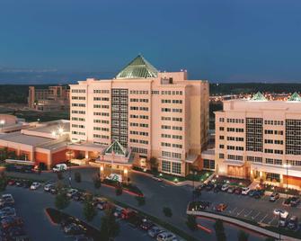 Embassy Suites Northwest Arkansas - Hotel, Spa & Convention - Rogers - Building