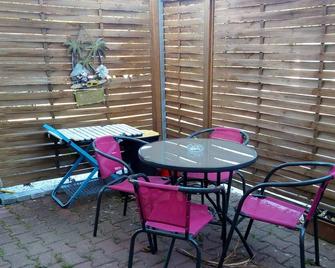 Self-catering cottage in Ardeche Verte, 5km from Peaugres - Annonay - Patio