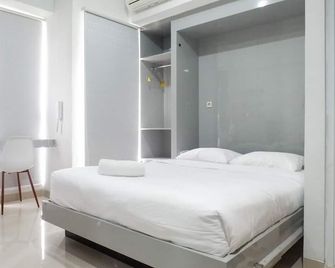Compact And Stylish Studio Apartment At Taman Melati Surabaya - Surabaya - Quarto