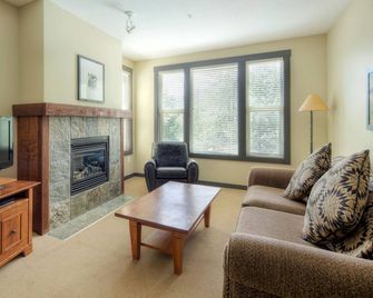 Panorama Mountain Resort - Premium Condos And Townhomes - Panorama - Living room