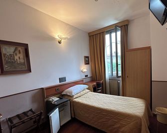 Hotel Aspromonte - Milão - Quarto