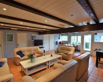 Farmhouse near River in Oosterwijk - Leerdam - Sala de estar