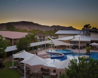 Crowne Plaza Alice Springs Lasseters By IHG - Alice Springs - Uima-allas