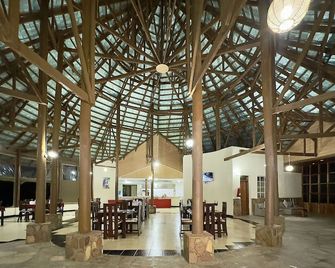 Mara Empiris Safari Camp - Ololaimutiek - Lobby