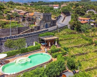 Nice home in Sant'Alfio with sauna - Sant'Alfio - Piscina