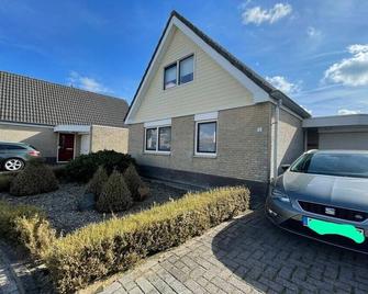 Holiday home Watersnip 5 - Lemmer - Building