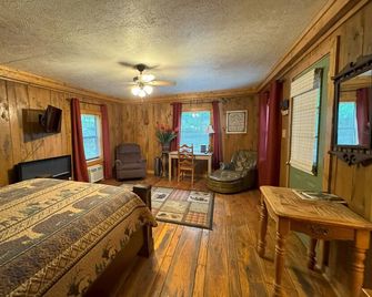 The Hilltop Cabins - Hunter's - Mountain View