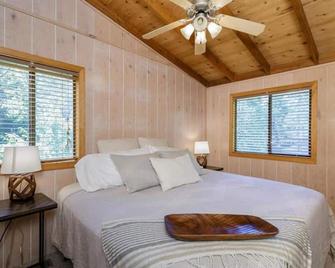 Cozy Chalet in the Woods - Wright City - Habitación