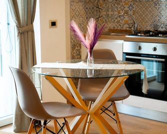 Salernum Luxury Apartments - Pontecagnano Faiano - Salle à manger