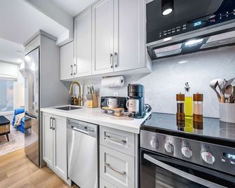 The McCaul by Casa Hotels - Group Suite Chinatown - Toronto - Keuken