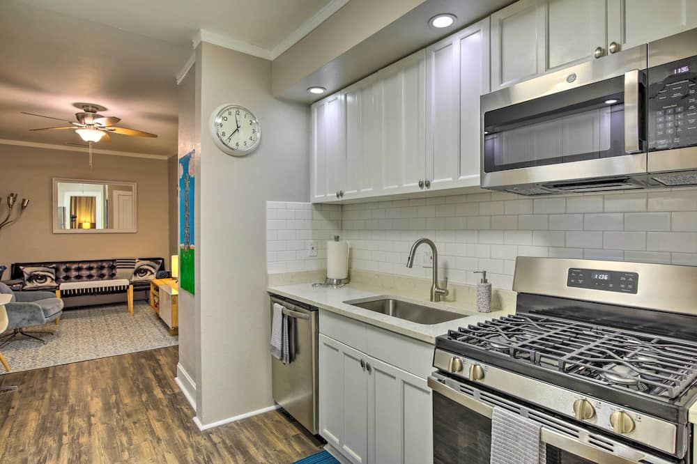 4 Mi to Dtwn: Dallas Gem w/ Furnished Patio - Dallas - Keittiö