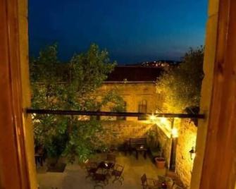 Aristonicus Boutique Hotel - Bergama - Balkon
