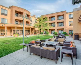 Courtyard by Marriott Fargo Moorhead, MN - Moorhead - Terasa