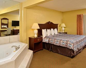 Americas Best Value Inn Starke - Starke - Bedroom