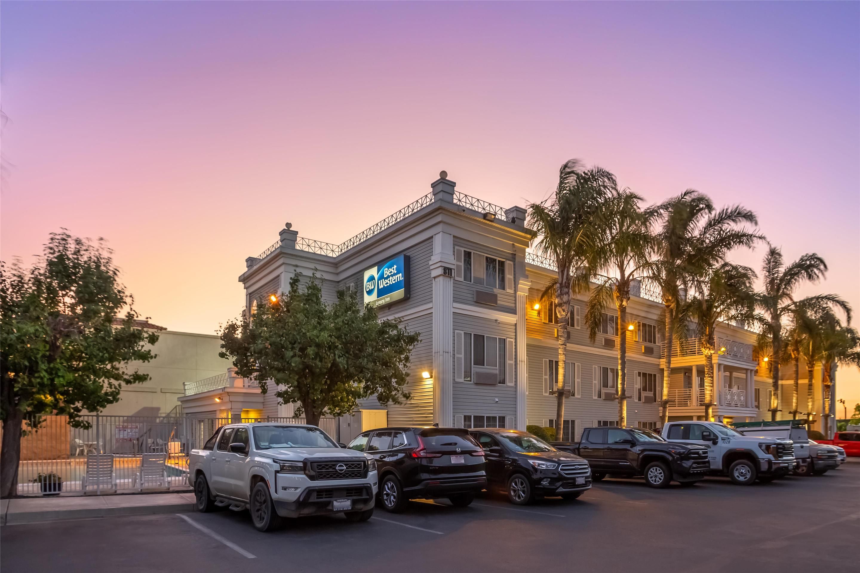 Best Western Luxury Inn - Tracy - Gebäude