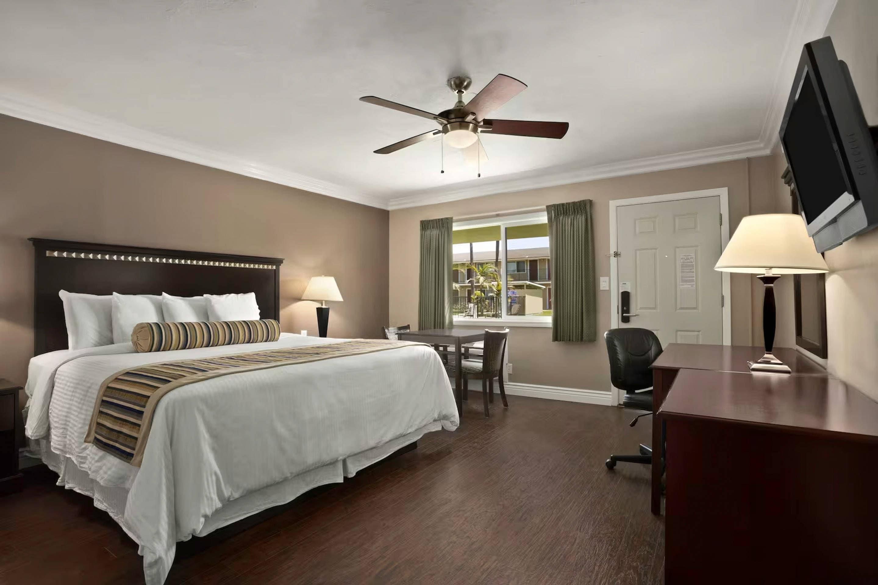 Quality Inn And Suites Santa Maria - Santa Maria - Bedroom