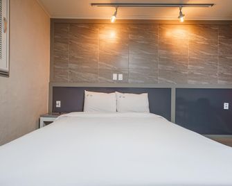 Sokcho Memories - Sokcho - Bedroom