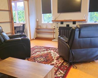 Reset & Recharge Free Netflix, Wifi & Blob - Tolaga Bay - Sala de estar