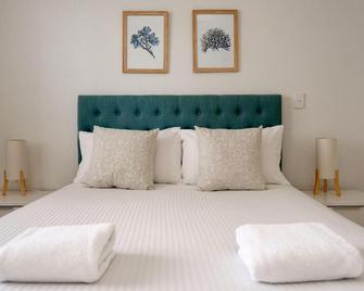 Bermuda Villas - Noosaville - Bedroom