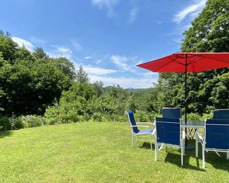 Artful Lodging Mountain-View Studio+1 Bedrm Apt In Historic Home, Montpelier Vt - Montpelier - Patio