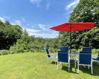 Artful Lodging Mountain-View Studio+1 Bedrm Apt In Historic Home, Montpelier Vt - Montpelier - Innenhof