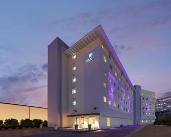 Holiday Inn Express Bengaluru Whitefield Itpl - Bengaluru - Building