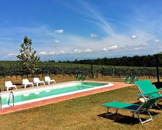 Fattoria Santa Lucia & Le Tagliate - Pontedera - Piscina