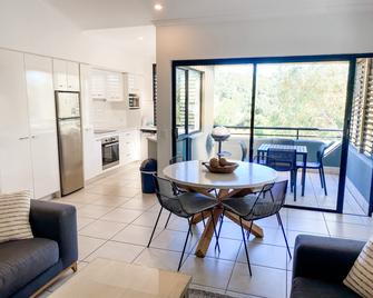 Bella Casa Noosa - Noosa Heads - Dining room
