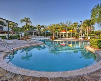 Resort-Style Condo with Pool 6 Mi to Magic Kingdom - Four Corners - Piscina