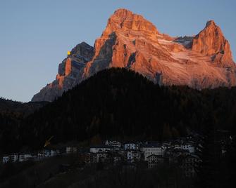 Sagui apartment in the heart of the Dolomites - Zoldo Alto - Будівля