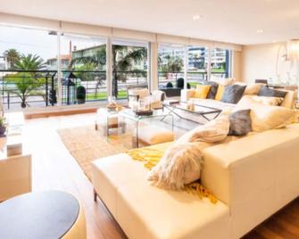 Depto Exclusivo con Vista al Mar, Puerto del Buceo - مونتفيديو (اوروغواي) - غرفة معيشة