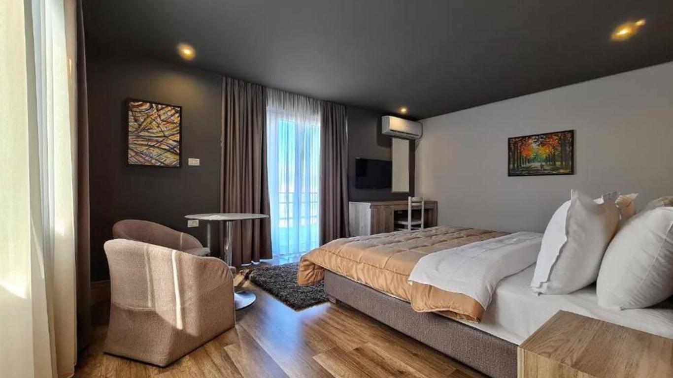 Hotel Enkelana