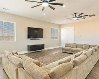 Ticaboo Lakehouse | Near Lake Powell - Ticaboo - Sala de estar