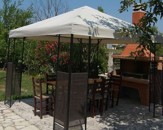 Erifili Apartments - Sidari - Patio