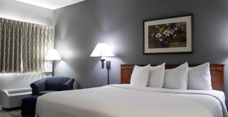 New Victorian Inn - Sioux City - Sioux City - Bedroom