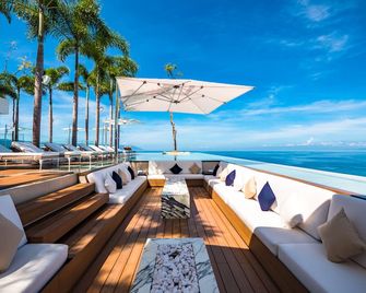 Pier 57 Ocean Views Chic 2 bedrooms 2 baths Romantic Zone - Puerto Vallarta - Balcony