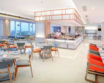 هاريس هوتل آند كونفينشنز بونداران ساتيليت سورابايا - سورابايا - مطعم