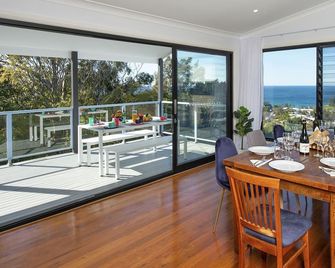 Blue Horizons on Belvedere - Kiama - Eetruimte