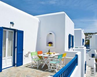 Filoxenia Apartments - Ornos - Balcone