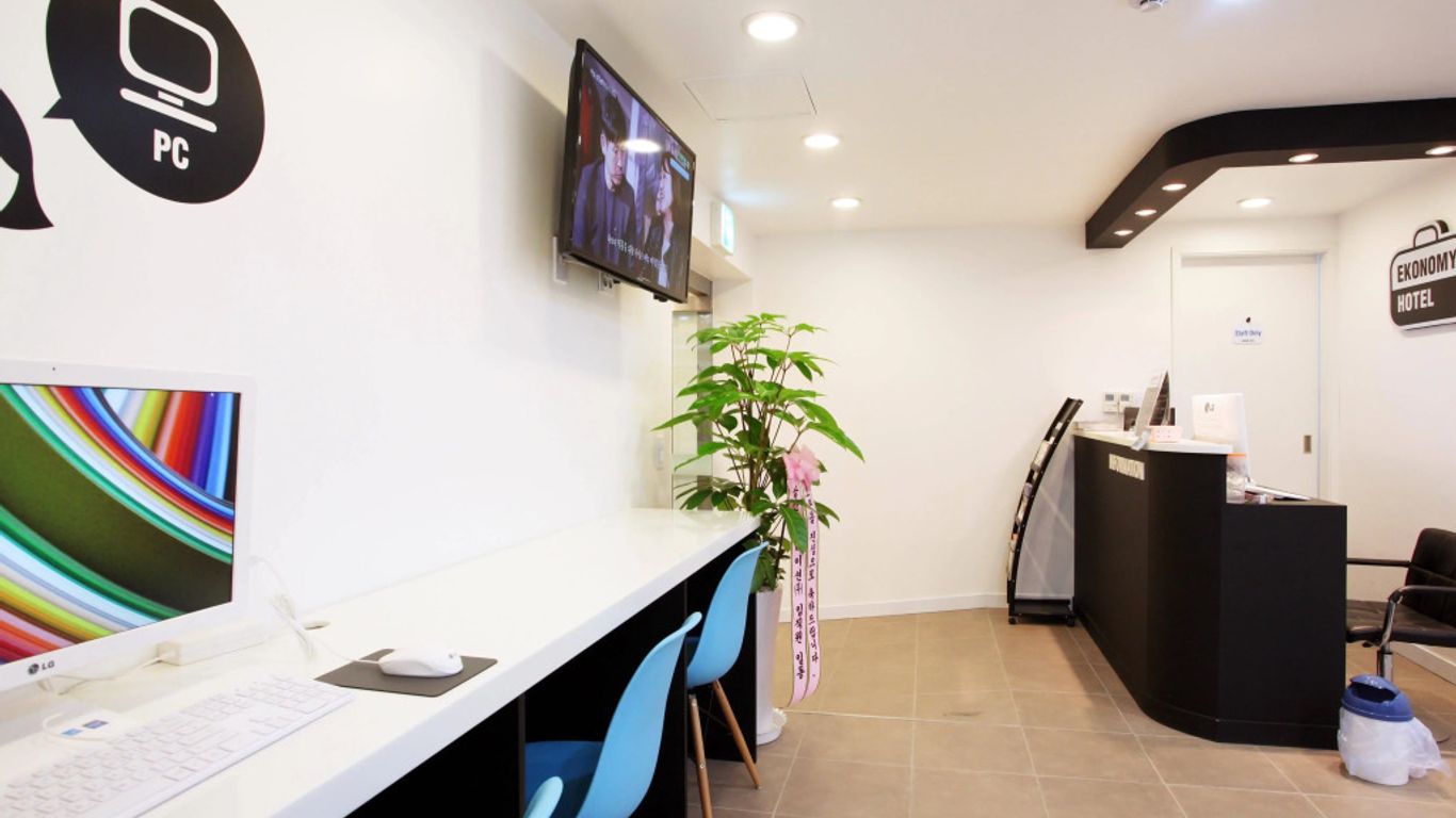 Ekonomy Hotel Myeongdong Central