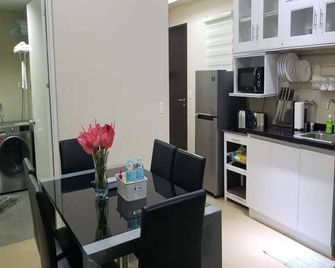 Clean And Comfy 2-Bedroom Condo @ Ayala Cdo! - Cagayan de Oro - Cozinha