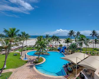 منتجع هيلتون صلالة - صلالة - حوض السباحة