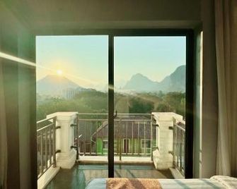 Confetti Garden Hotel - Vang Vieng - Balcon