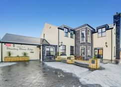 Standing Stones Lodge - Belfast - Building