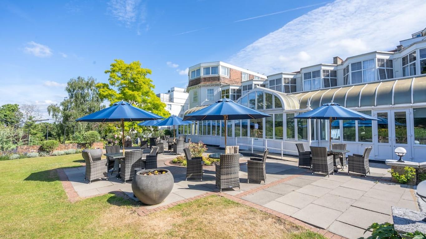 ذا بروملي كورت هوتل