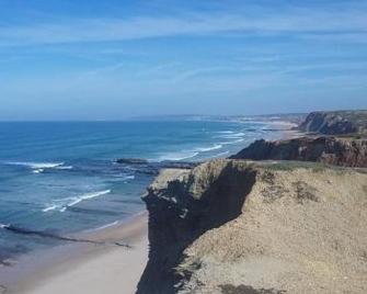 Alex Surf Hostel - Ferrel