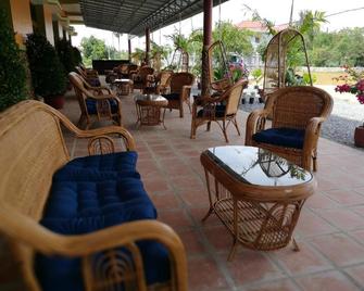 Nomads Guesthouse - Kampot - Innenhof